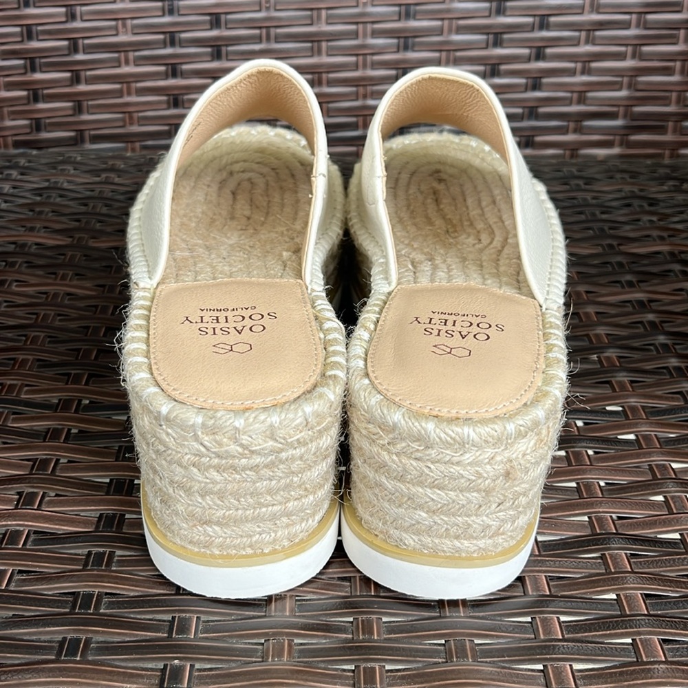 Oasis Society Women’s Cream Platform Slide Sandals - Picture 7 of 11